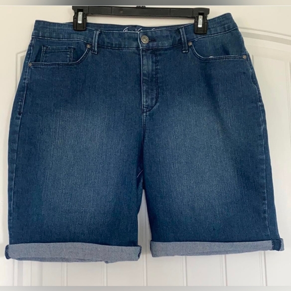 Slimming Effect jean shorts size 14ll - Picture 1 of 4